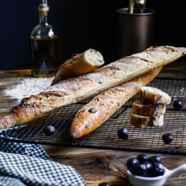 ZEYTİNLİ BAGET EKMEĞİ